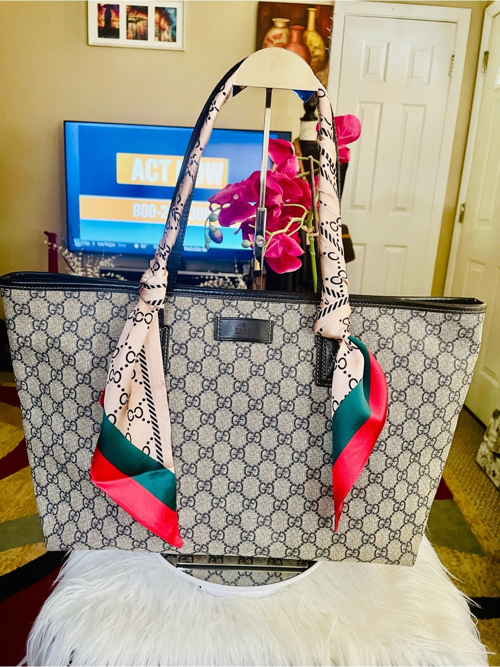 Gucci Beige GG Supreme Canvas Tote